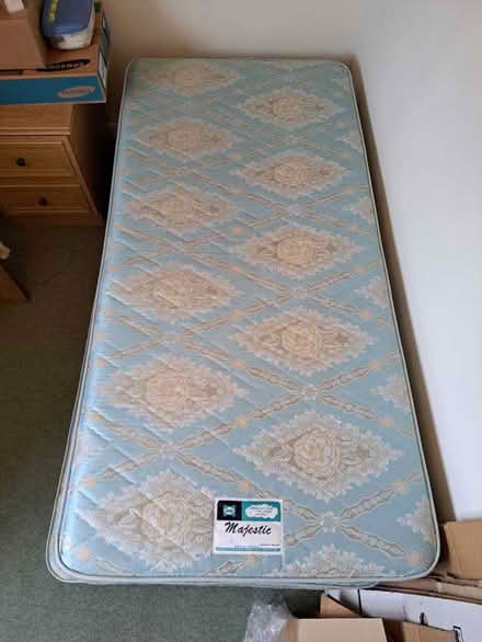 Photo of free Single bed with mattress (Church Crookham GU52) #3