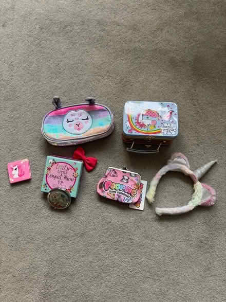 Photo of free Child’s costume jewelry, bags, bits & bobs (Rayne CM77) #2