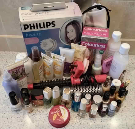 Photo of free Cosmetic/Hair Accessories (DA1) #1