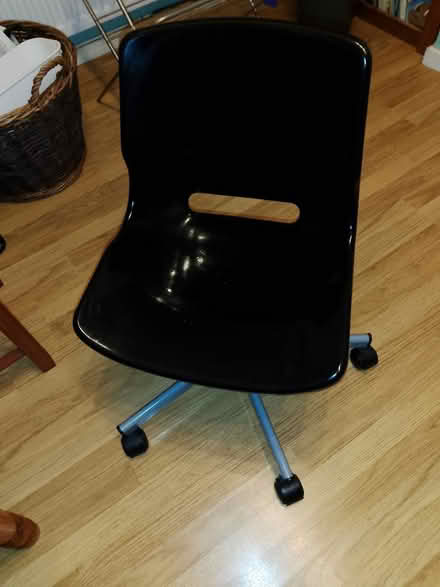 Photo of free Black swivel chair on castors (Barry CF62) #1