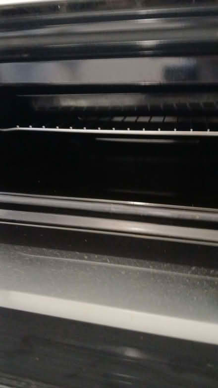 Photo of free A oven in good condition (Wallington SM6) #2