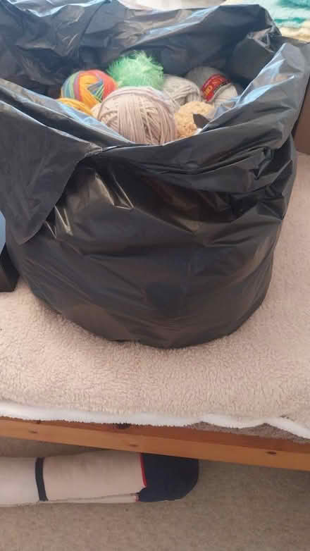Photo of free bag of wool and knitting needles (Kenton HA3 9AJ) #1