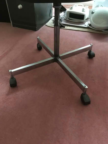 Photo of free 60s swivel chair (restoration project) (Chipping Barnet EN5) #4