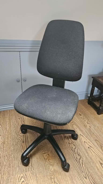 Photo of free desk chair (Morden/ Ravensbury) #1
