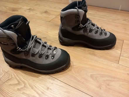 Photo of free Winter Hiking Boots size 8.5 (Scale Hall LA1) #2