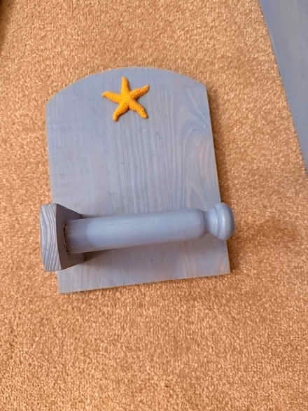 Photo of free Bathroom set, beachy vibe (Thame Oxfordshire OX9) #3