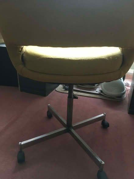 Photo of free 60s swivel chair (restoration project) (Chipping Barnet EN5) #3