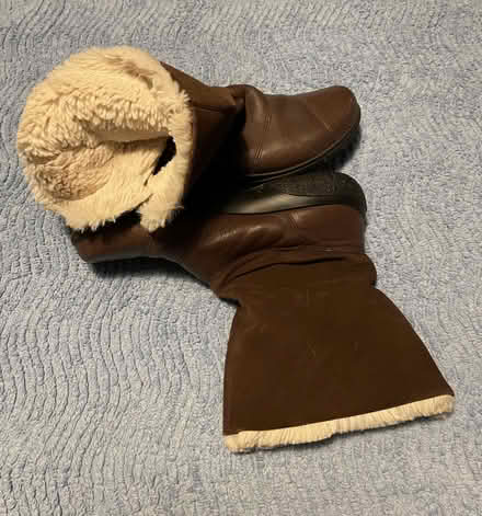 Photo of free Ladies ''fur' boots (GU14) #3