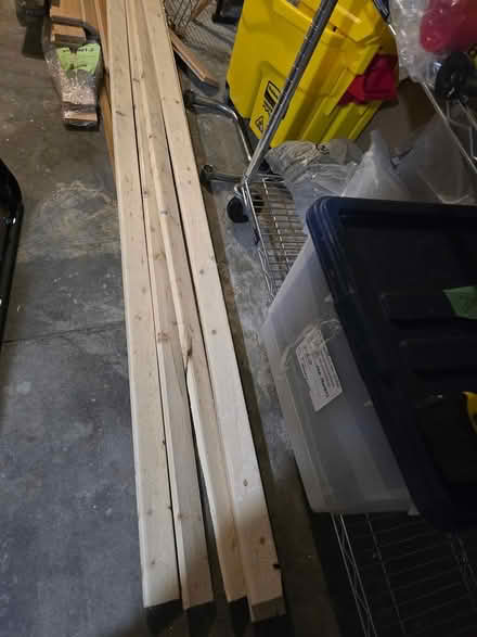 Photo of free strapping wood (Vanier north) #1