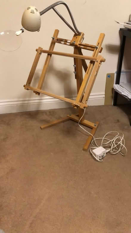 Photo of free adjustable embroidery frame (Blackgreen Wood AL2) #1