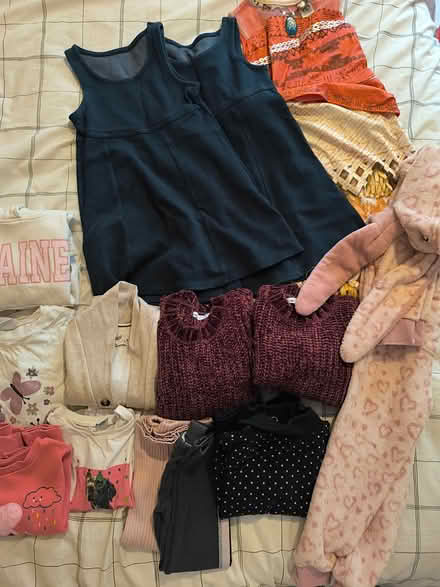 Photo of free Girls clothing 2-3yr old (NR3) #1