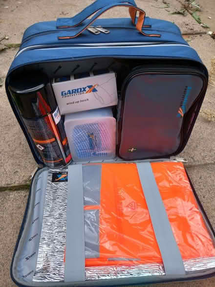 Photo of free Bag of Gardx car cleaning materials with emergency pack (Paston) #3