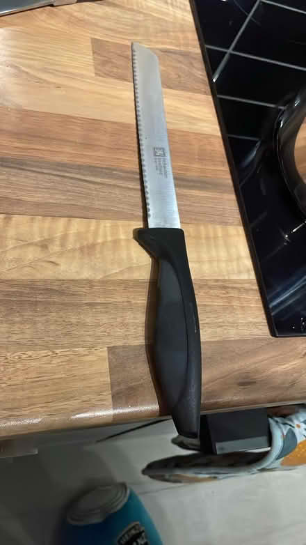 Photo of free Richardson Sheffield Bread Knife (Al7 3ux) #1