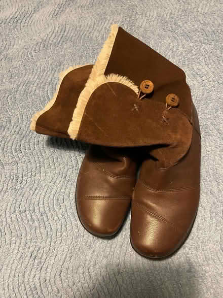 Photo of free Ladies ''fur' boots (GU14) #1