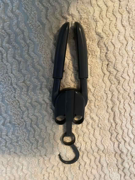 Photo of free foldable coat hanger (GU14) #1