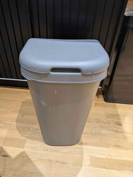 Photo of free Kitchen bin (Leeds LS10) #1