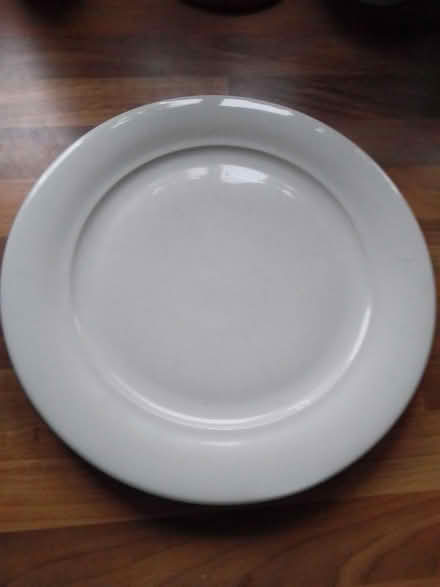 Photo of free 6 x dinner plates (Killamarsh S21) #1