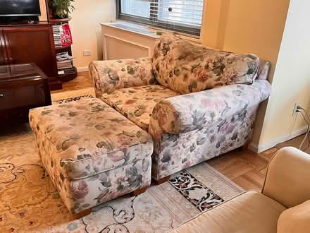 Photo of free Oversized chair and ottoman (Upper East Side) #1