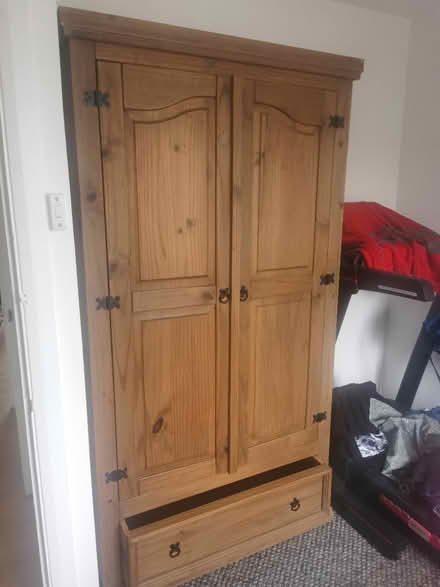 Photo of free 2 door wardrobe (Chesham HP5) #2
