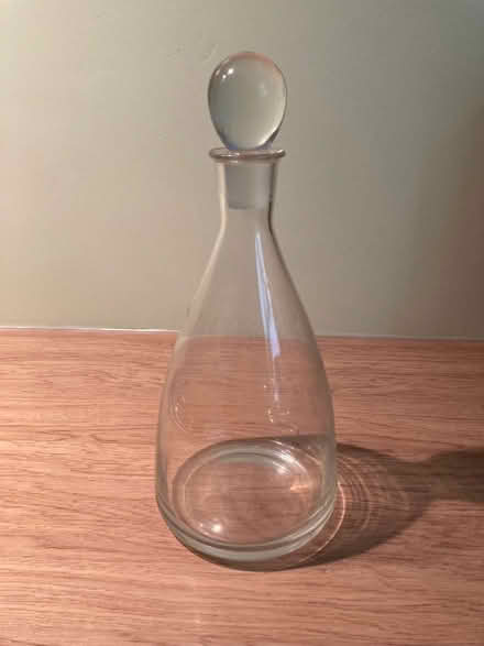 Photo of free Wine carafe (GU14) #1
