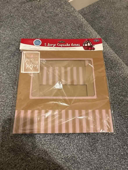 Photo of free cupcake boxes (S8 woodseats) #1