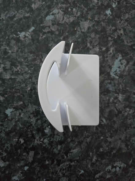 Photo of free Hat holder (IG6 3s) #2