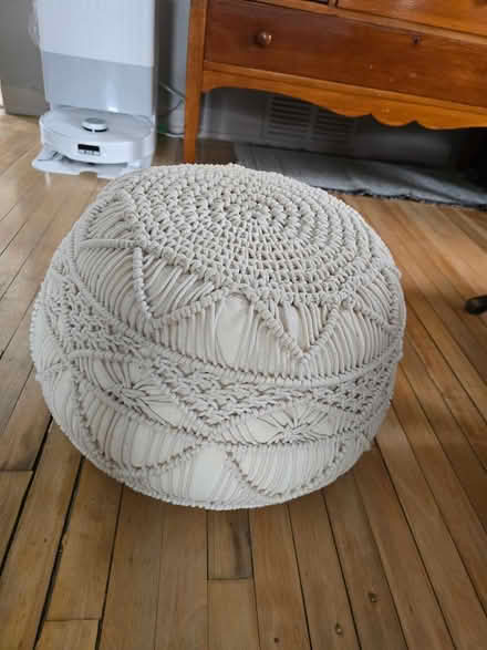 Photo of free Small Pouf (Vanier north) #1