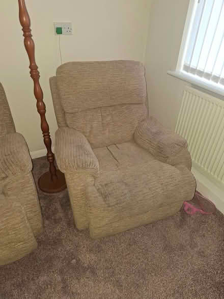 Photo of free Recliner sofa and 2 chairs (Wf15 8eb) #1