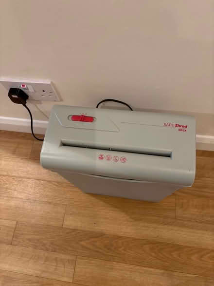 Photo of free paper shredder (Thames Ditton KT7) #2