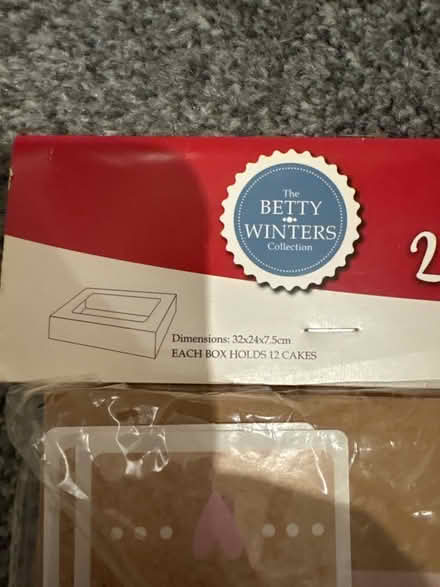 Photo of free cupcake boxes (S8 woodseats) #2