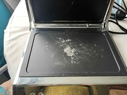 Photo of free Russell Hobbs panini press/sandwich maker (Fairfield LA1) #4