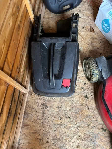 Photo of free MTD petrol lawnmower (IP33) #4