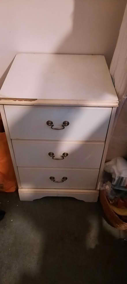 Photo of free Bedside table (LU4 leagrave) #1