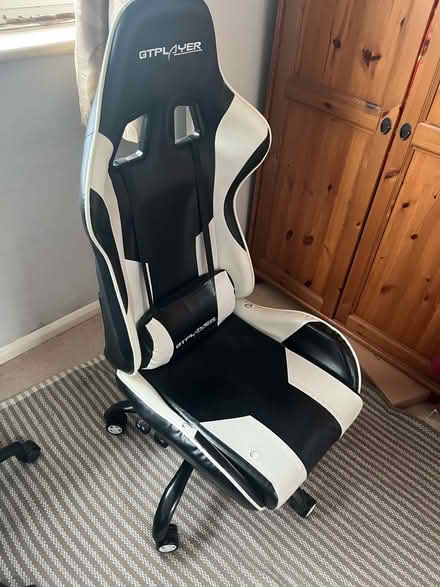 Photo of free Gaming chair (missing arms) (Sydenham SE26) #3