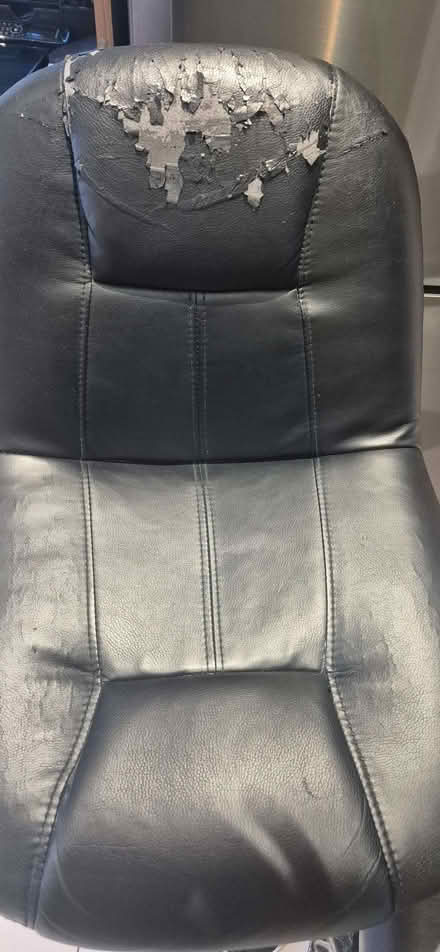 Photo of free Pair of kitchen swivel bar stools (Deaconsbank G77) #4