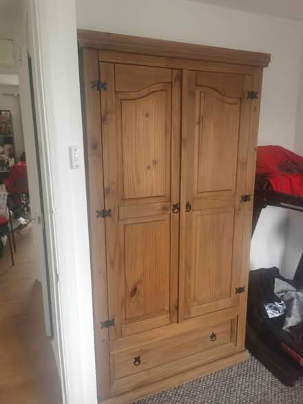 Photo of free 2 door wardrobe (Chesham HP5) #3