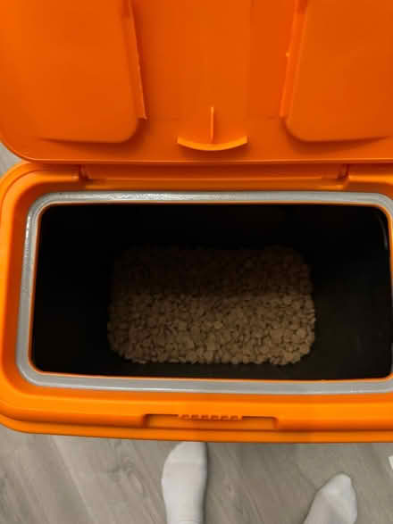 Photo of free 1/3 bag ‘wagg worker’ dog food (GL3) #1