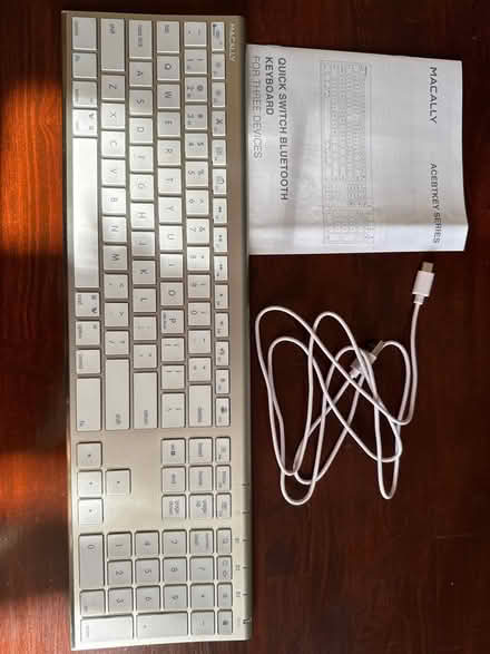 Photo of free wireless keyboard for Apple (Tenleytown) #1