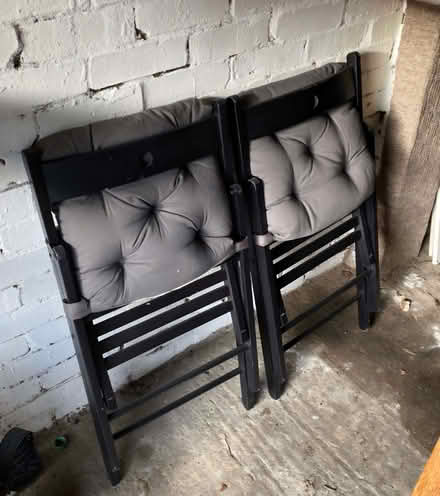 Photo of free TV cabinet, chairs, extendable table, sofabed (Buckhurst Hill IG9) #2