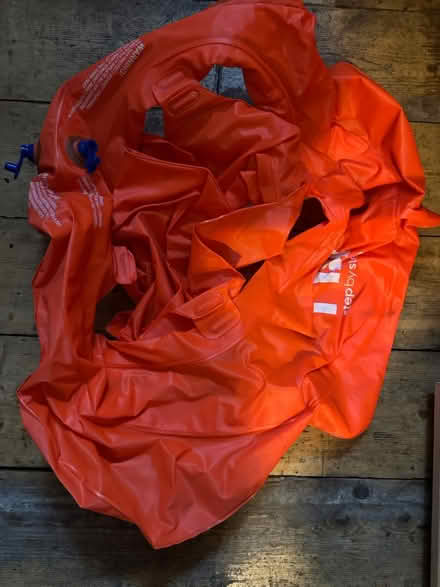 Photo of free 1-2yr Old Child’s Swim Seat (Limehouse E14) #1