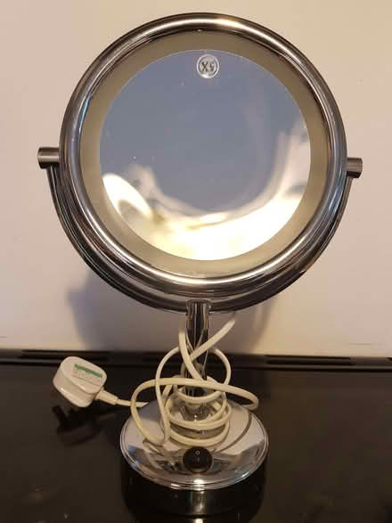 Photo of free Magnifying mirror (Kendal LA9) #1