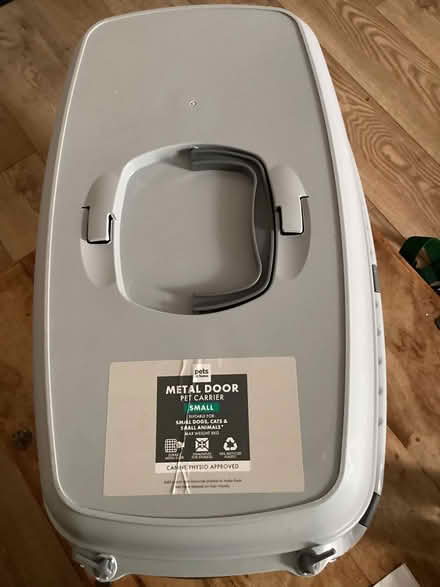 Photo of free Pet carrier (Borehamwood WD6) #2
