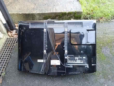 Photo of free Samsung Freeview TV no remote (Sidley TN40) #2