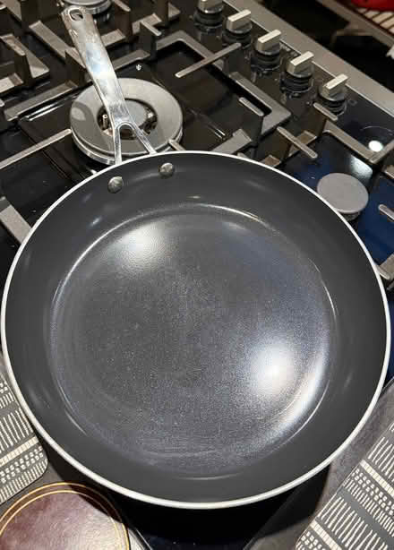 Photo of free Frying pan, non-stick (Lingen SY7) #1