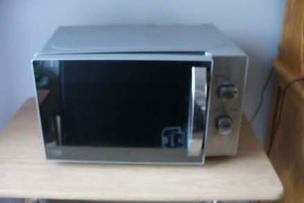 Photo of free 17L microwave oven (Far Bletchley MK3) #1
