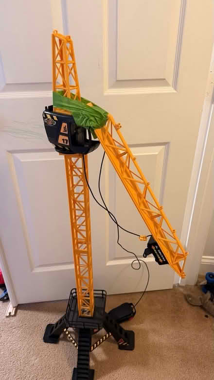 Photo of free Kids toy Crain (Clarendon metro,Arlington, VA) #1