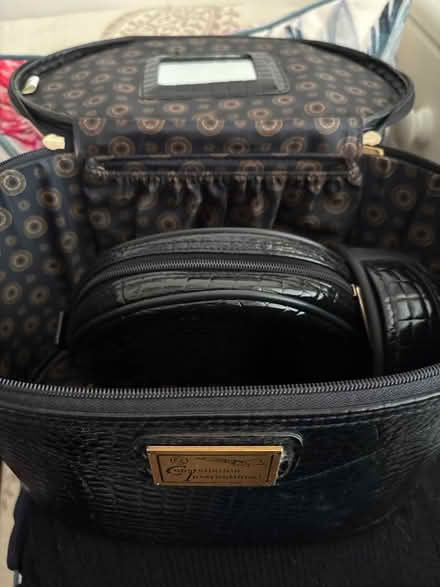 Photo of free Small Travel Beauty bag (Shirley B90) #2