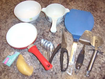 Photo of free selection of kitchen items (Durrington BN13) #1