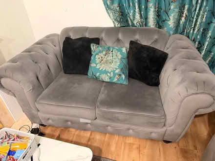 Photo of free Grey chesterfield 2-seater sofa (Thamesmead SE28) #1