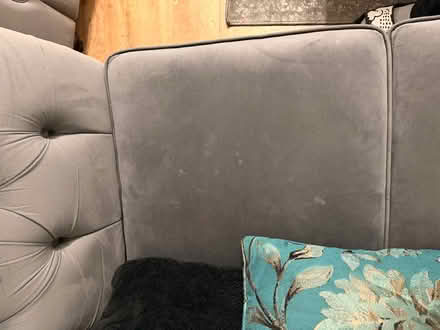 Photo of free Grey chesterfield 2-seater sofa (Thamesmead SE28) #2